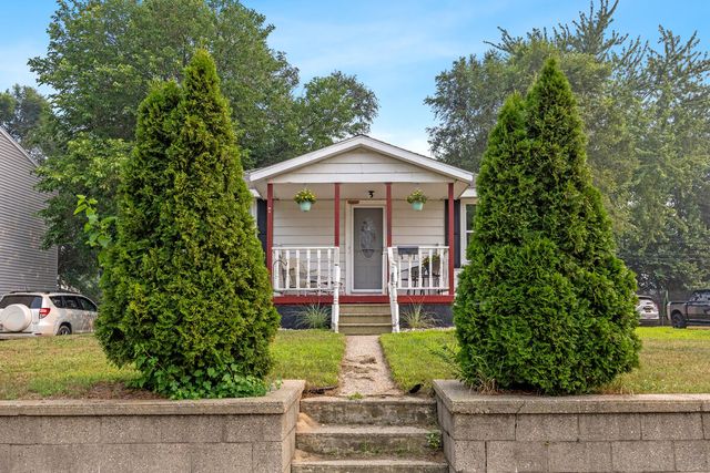 1628 Pennoyer Avenue, Grand Haven, MI 49417