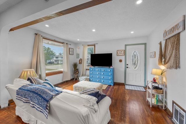 1628 Pennoyer Avenue, Grand Haven, MI 49417