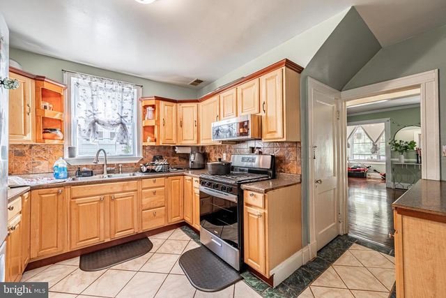 2404 POPLAR DR, Baltimore, MD 21207