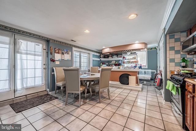 2404 POPLAR DR, Baltimore, MD 21207