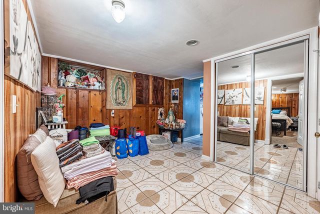 2404 POPLAR DR, Baltimore, MD 21207