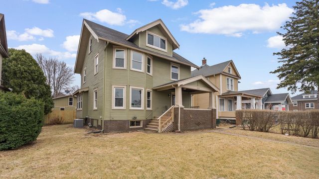 1203 W Locust Street, Davenport, IA 52804