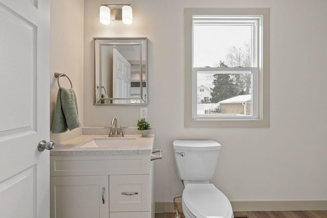 1203 W Locust Street, Davenport, IA 52804