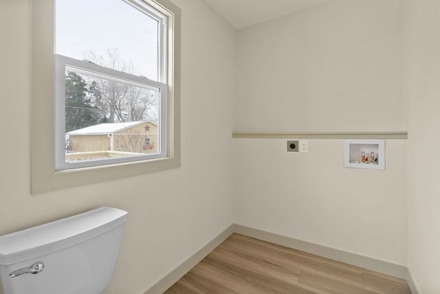 1203 W Locust Street, Davenport, IA 52804