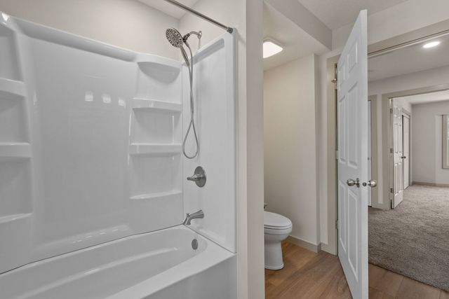 1203 W Locust Street, Davenport, IA 52804