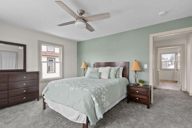 1203 W Locust Street, Davenport, IA 52804