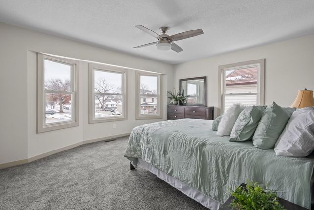 1203 W Locust Street, Davenport, IA 52804