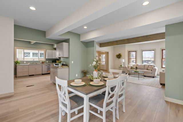 1203 W Locust Street, Davenport, IA 52804