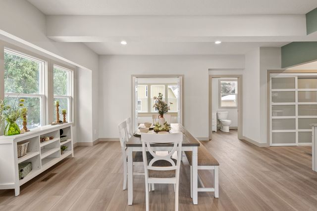 1203 W Locust Street, Davenport, IA 52804