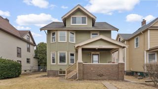 1203 W Locust Street, Davenport, IA 52804