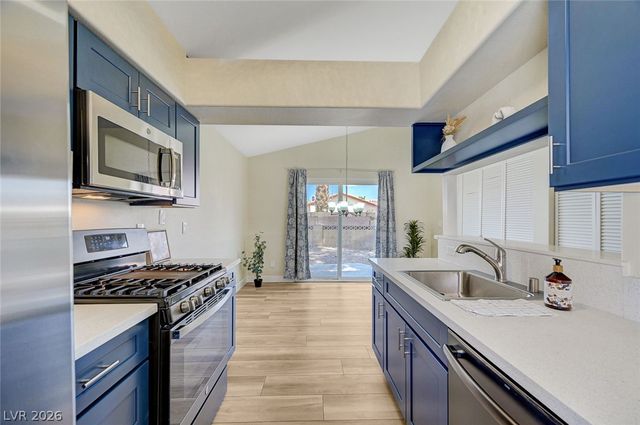 1632 North Torrey Pines Drive 101, Las Vegas, NV 89108