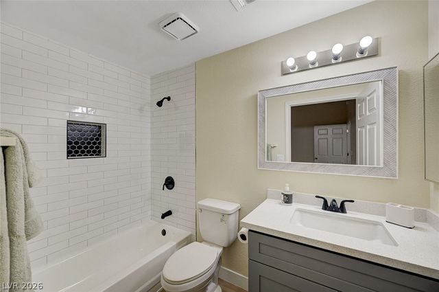 1632 North Torrey Pines Drive 101, Las Vegas, NV 89108
