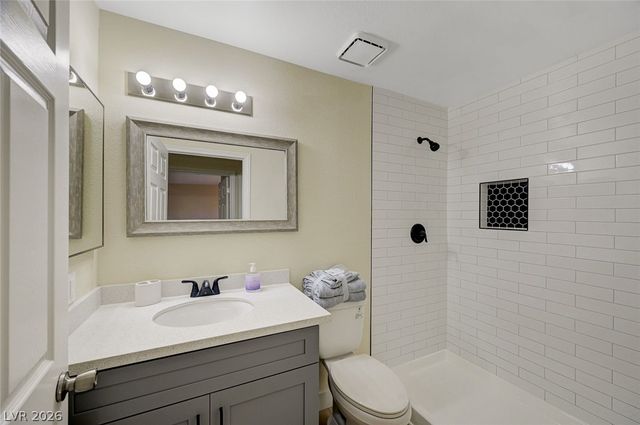 1632 North Torrey Pines Drive 101, Las Vegas, NV 89108