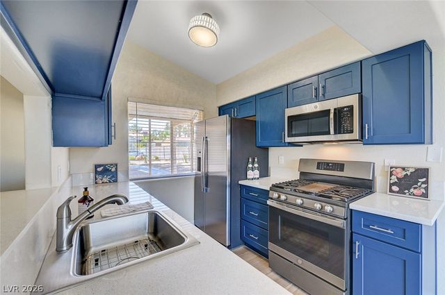 1632 North Torrey Pines Drive 101, Las Vegas, NV 89108