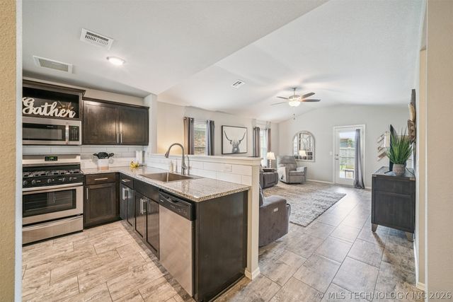 12213 N 131st Avenue E, Collinsville, OK 74021