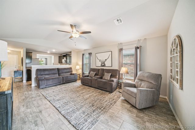12213 N 131st Avenue E, Collinsville, OK 74021