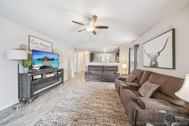 12213 N 131st Avenue E, Collinsville, OK 74021