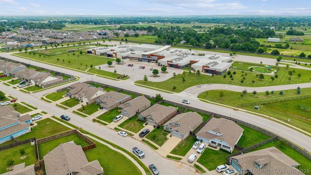 12213 N 131st Avenue E, Collinsville, OK 74021