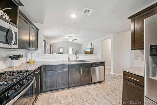 12213 N 131st Avenue E, Collinsville, OK 74021