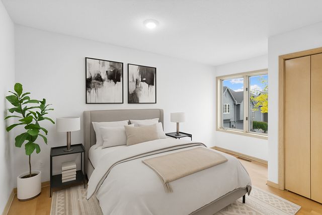 2260 Sherwood Court, Minnetonka, MN 55305