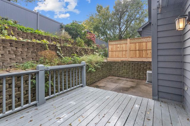 2260 Sherwood Court, Minnetonka, MN 55305