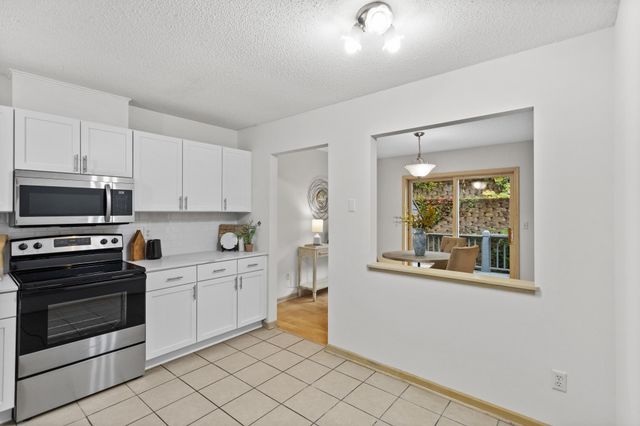 2260 Sherwood Court, Minnetonka, MN 55305