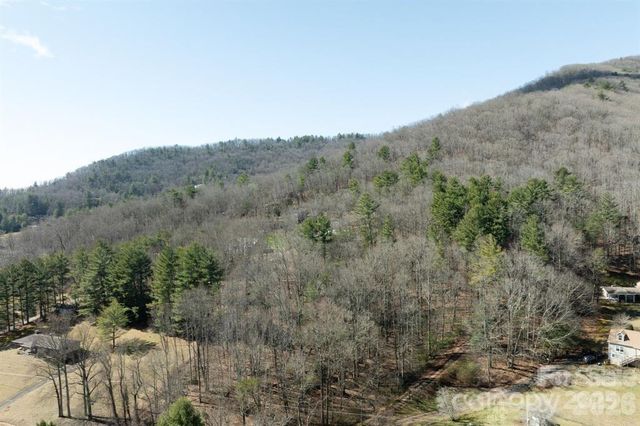 99999 Parker Road, Asheville, NC 28805