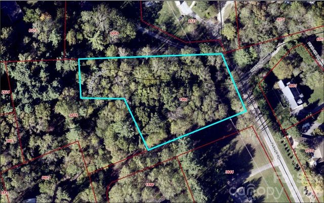 99999 Parker Road, Asheville, NC 28805