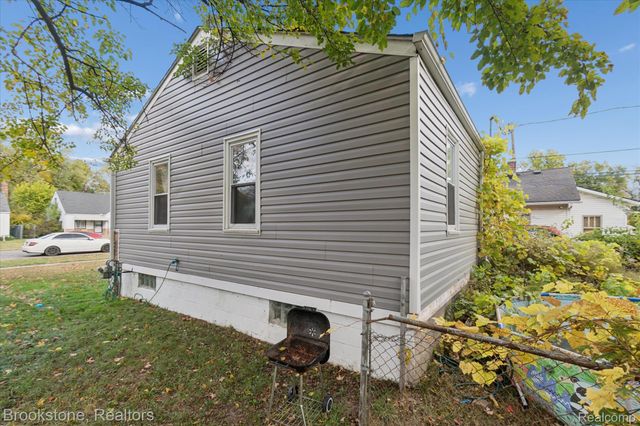 15539 Curtis Street, Detroit, MI 48235