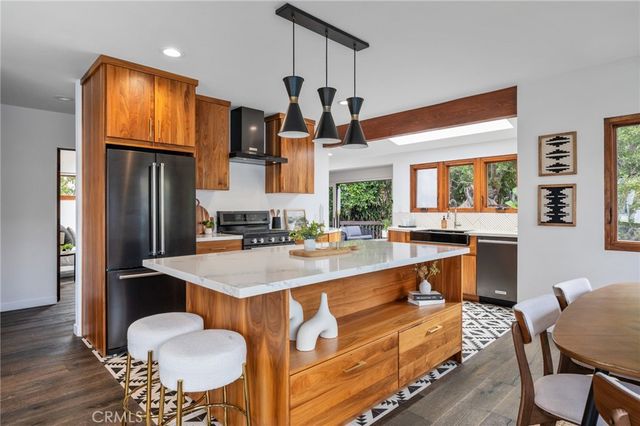918 3rd Street, Hermosa Beach, CA 90254