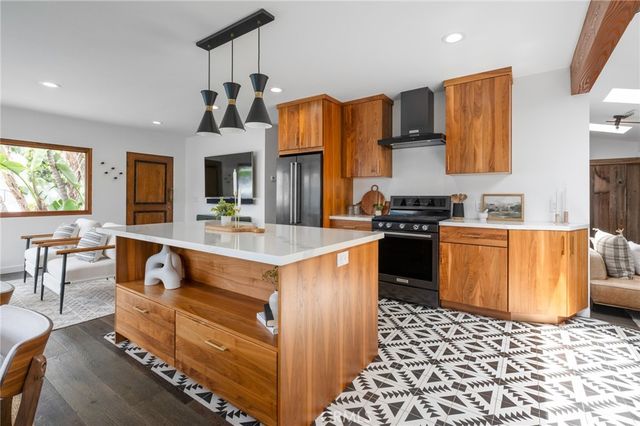 918 3rd Street, Hermosa Beach, CA 90254