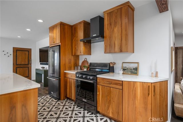 918 3rd Street, Hermosa Beach, CA 90254
