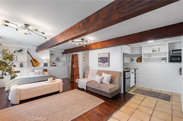 918 3rd Street, Hermosa Beach, CA 90254