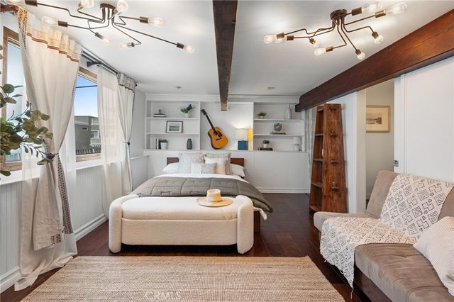 918 3rd Street, Hermosa Beach, CA 90254