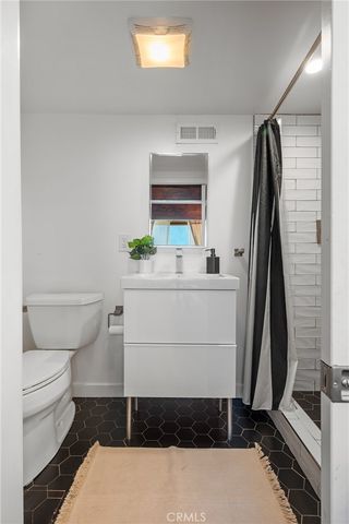 918 3rd Street, Hermosa Beach, CA 90254