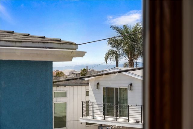 918 3rd Street, Hermosa Beach, CA 90254