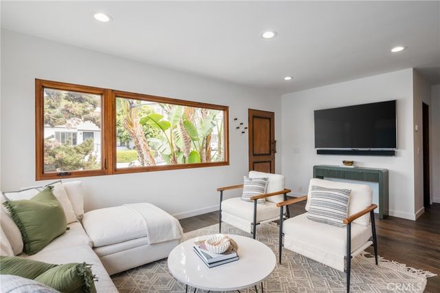 918 3rd Street, Hermosa Beach, CA 90254