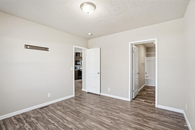 352 & 374 E E Idaho St, Middleton, ID 83644
