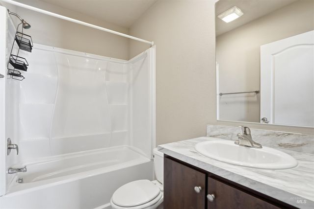 352 & 374 E E Idaho St, Middleton, ID 83644