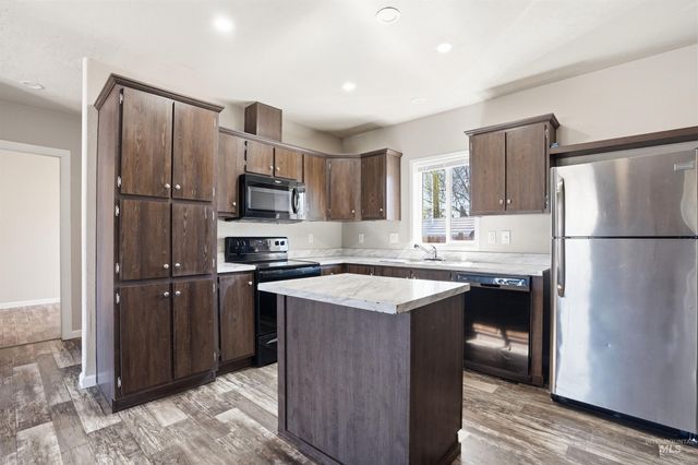 352 & 374 E E Idaho St, Middleton, ID 83644