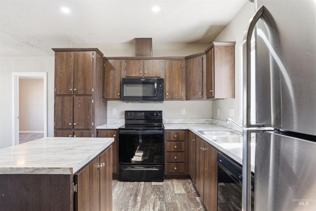 352 & 374 E E Idaho St, Middleton, ID 83644