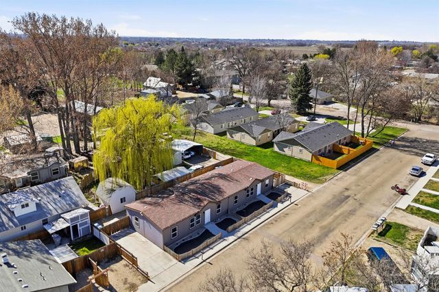 352 & 374 E E Idaho St, Middleton, ID 83644