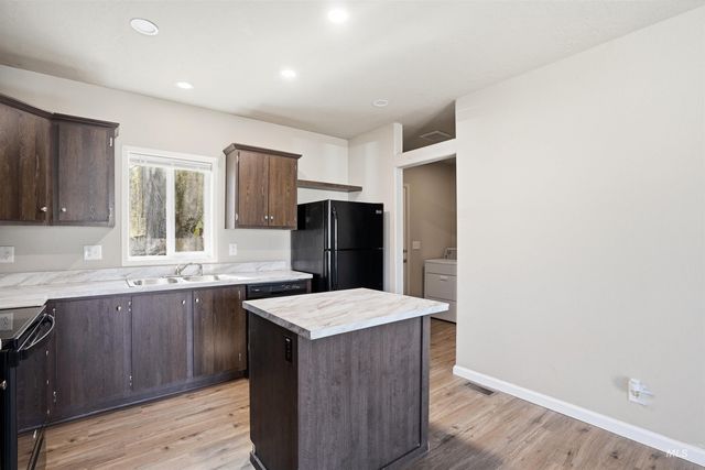 352 & 374 E E Idaho St, Middleton, ID 83644