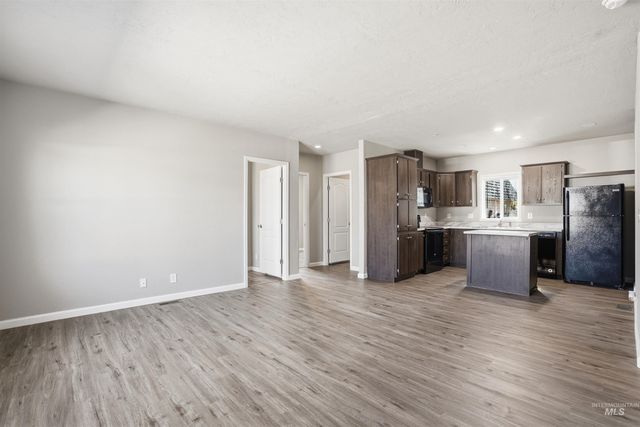 352 & 374 E E Idaho St, Middleton, ID 83644