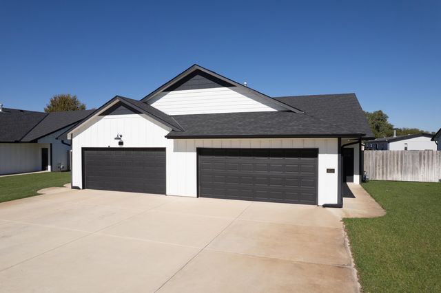 3518-3520 W 45th St. S., Wichita, KS 67217