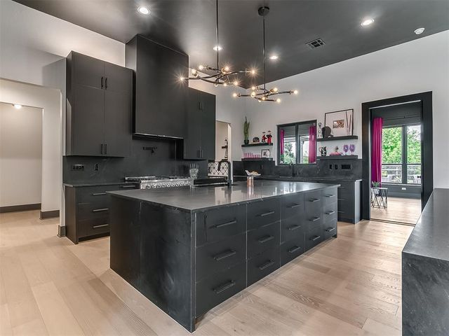 8225 SW 109th Terrace, Oklahoma City, OK 73173