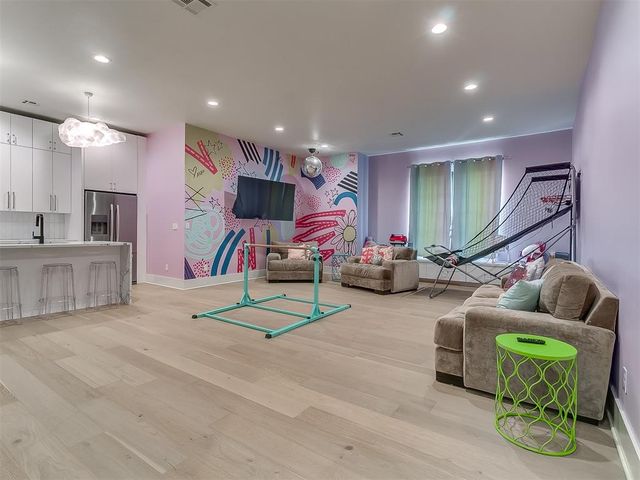 8225 SW 109th Terrace, Oklahoma City, OK 73173