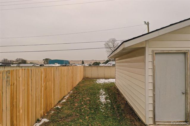 3140 Van Zandt Road, Waterford, MI 48329