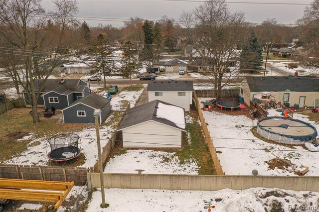 3140 Van Zandt Road, Waterford, MI 48329