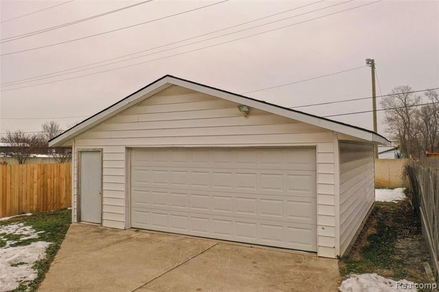 3140 Van Zandt Road, Waterford, MI 48329